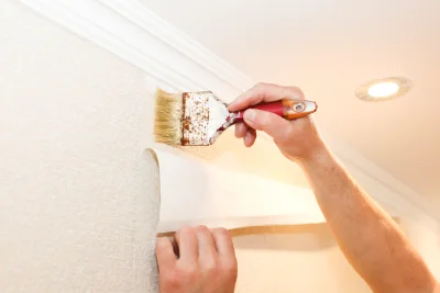 Pose de papier peint à Treffieux — revêtements muraux et toiles de verre